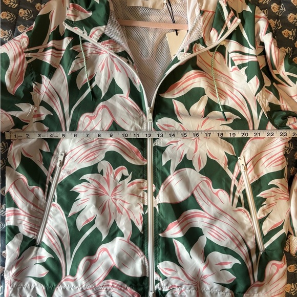 🧥✨ Maison Kitsuné Hotel Olympia Edition Jacket – Multicolor – Size Small (NWT) - Picture 9 of 10